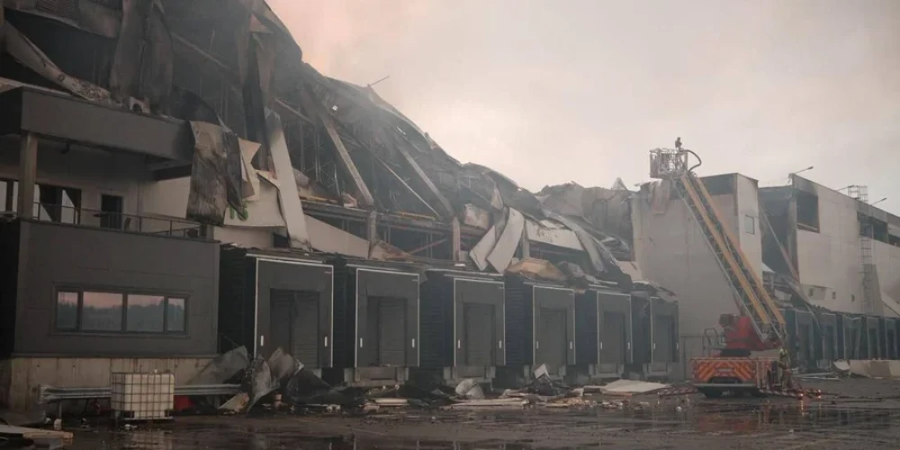 Наслідки нічного балістичного удару по Києву та Київській області — руйнування цивільної інфраструктури та сортувального